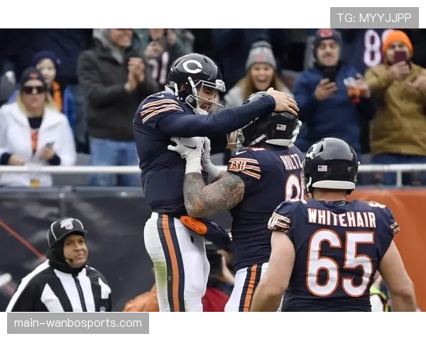 熊队客场加时险胜，四分卫威廉姆斯传球冲球均达阵